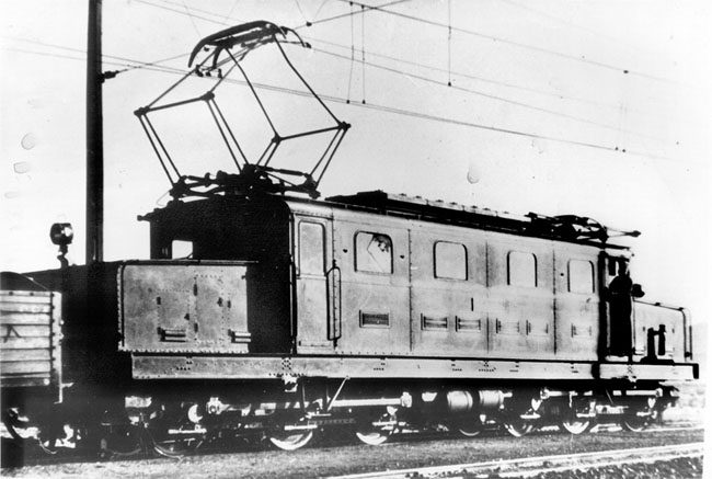 11. Máquina eléctrica de la “estrecha” conocida como “cocodrilo” y capaz de desarrollar 858 C.V.
